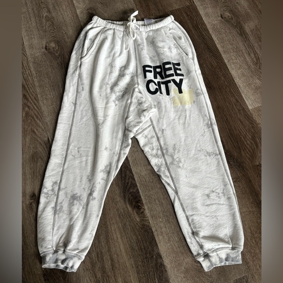 FREECITY Sweatpants - Picture 14 of 14